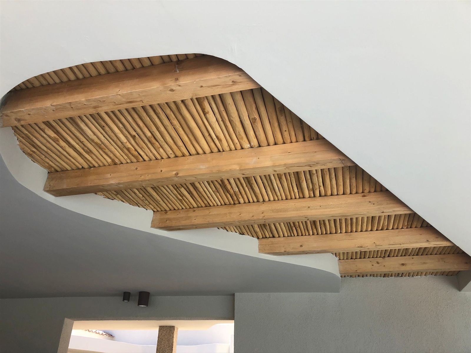 Scala interna con soffitto in cannicciato