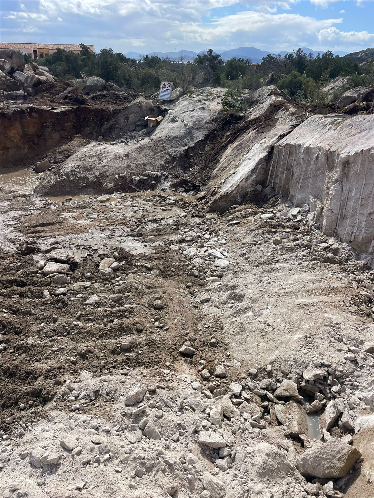 Scavo nel granito