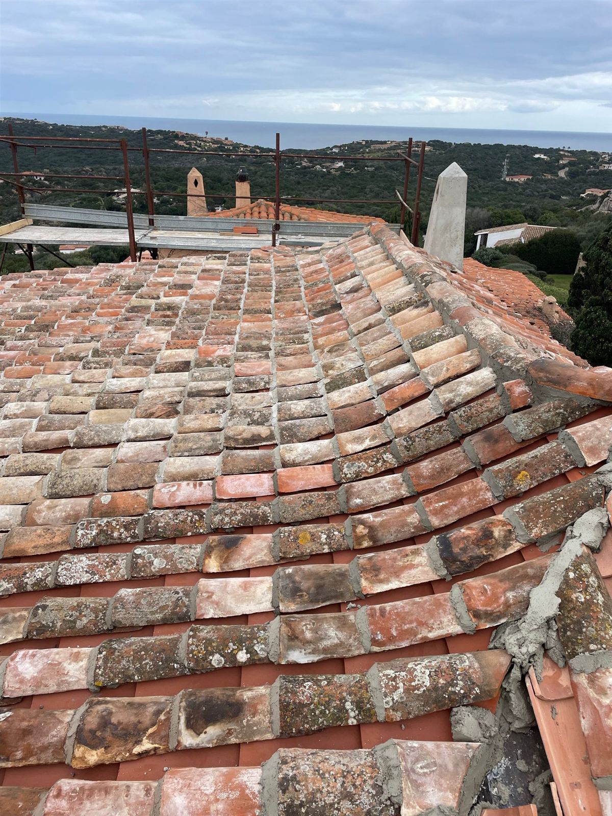 Tetto in coppi antichi recuperati